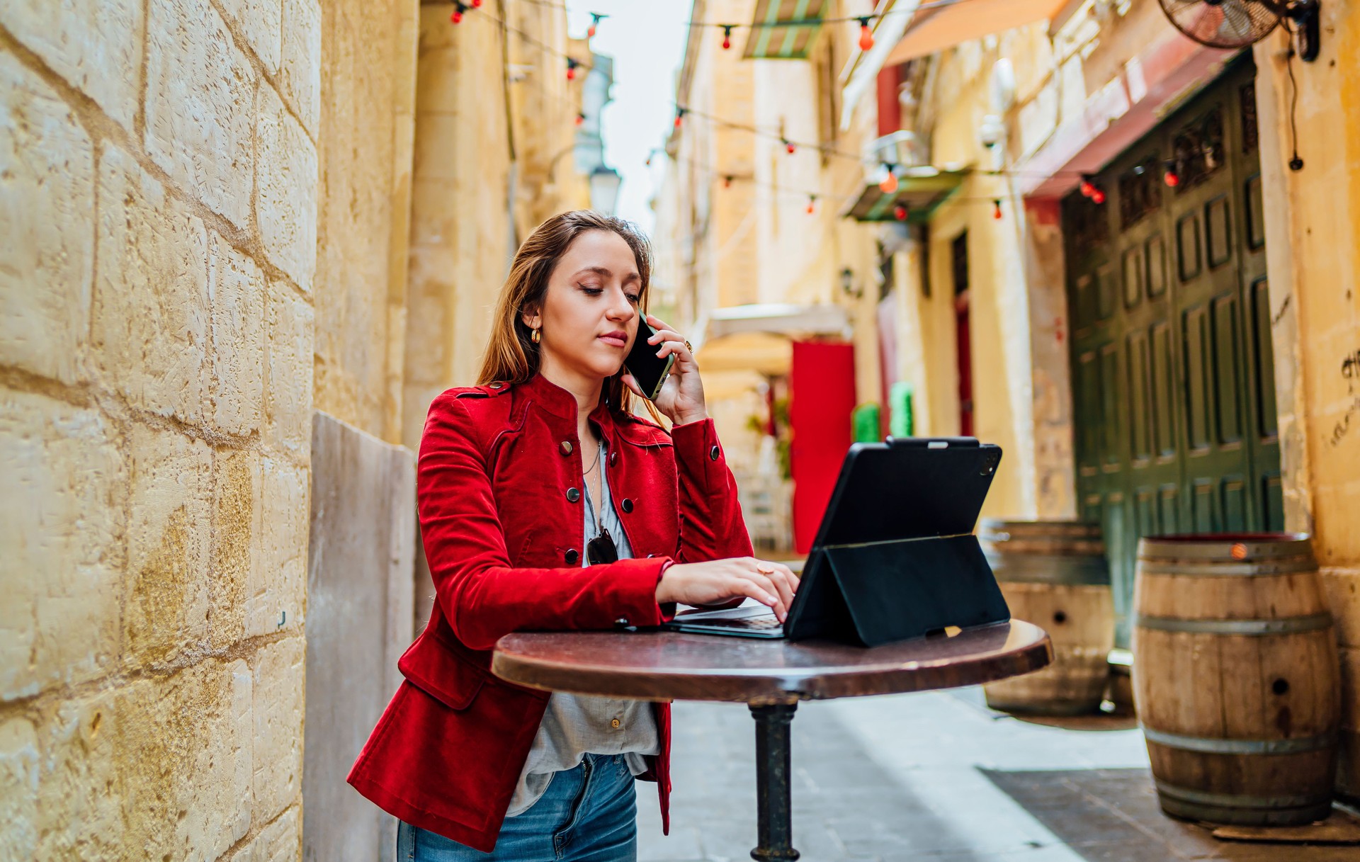 Airbnb expert having a 1-on-1 call with a property owner.